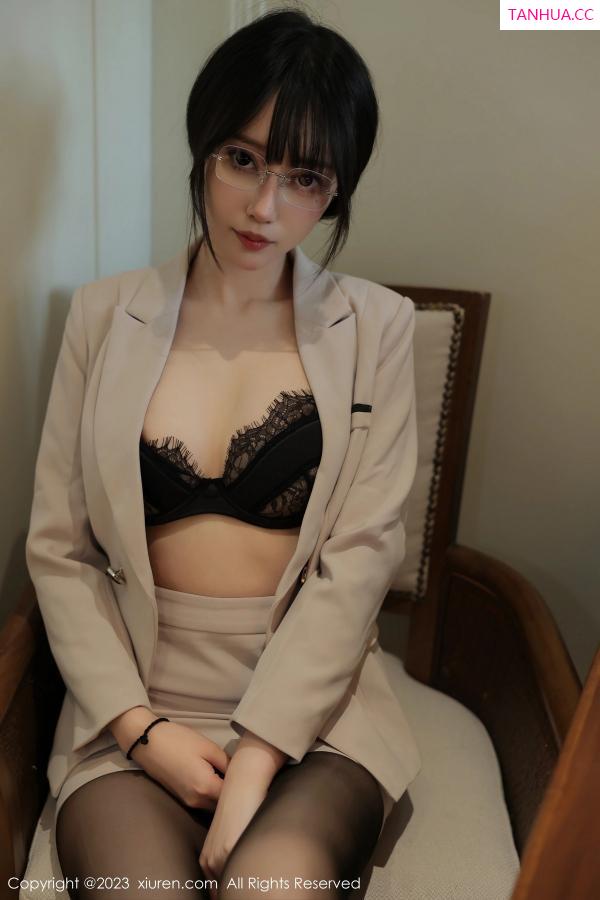 玥儿玥  [XiuRen]高清写真图 2023.03.17 No.6428 玥儿玥er 万宁旅拍第22张图片